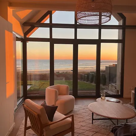Architect-designed With Sea View Apartman *