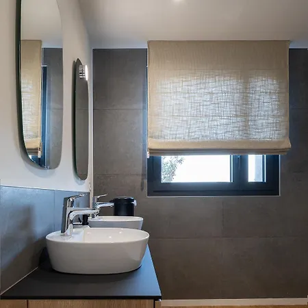 Architect-designed With Sea View