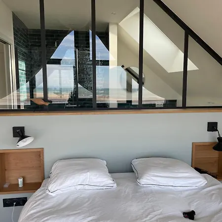 Architect-designed With Sea View Apartman *